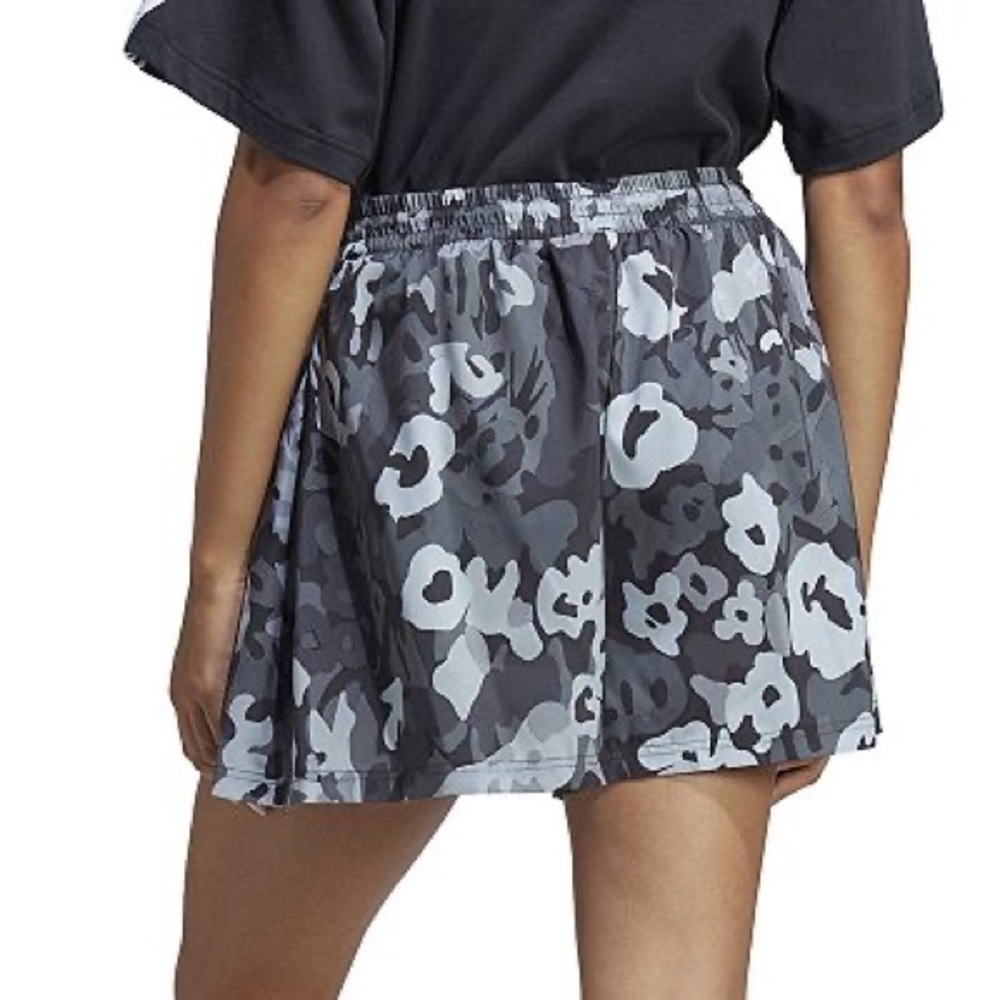 Women's adidas High-Waisted Graphic Shorts Size S - Picture 5 of 10